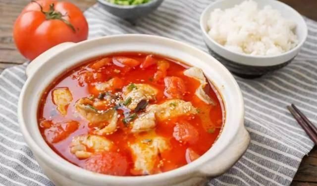  遇上|番茄遇上鱼，鱼片滑嫩、汤汁鲜美又开胃，一口气吃个精光！