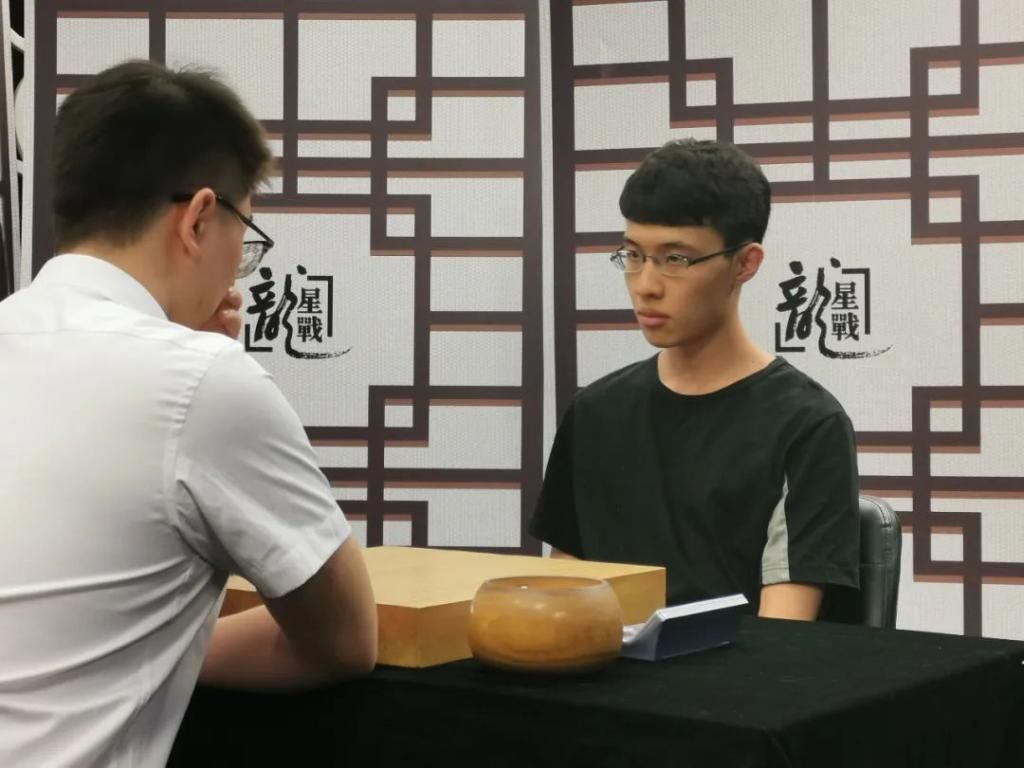  连笑|龙星战小组赛最终局 连笑击败杨鼎新搭上半决赛末班车