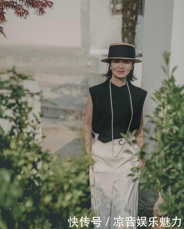 岁后|女人到了50岁后,拒绝“妈妈装”,学三木妈妈这3种优雅知性穿搭