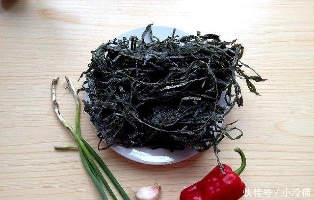 辣椒|凉拌海带脆爽入味操作要点,浇油1步最重要,香菜辣椒要放对位置
