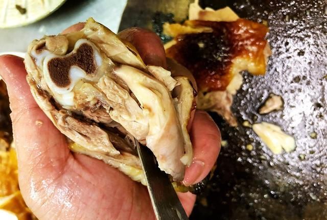  做法|买了很多年，现在才知道，熏鸡做法超简单，在家做干净又放心