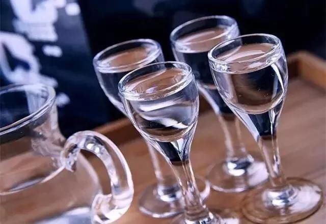 工艺|「酒行天下」什么是“双轮底发酵”酒?