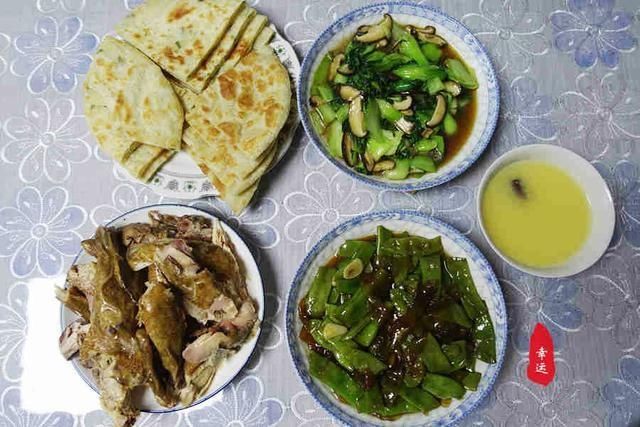 小学生|家有上学的小学生了，这晚饭还真不能凑合，学校的菜孩子要适应