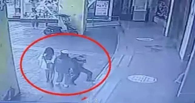 男生|男生踹伤猥亵者不算见义勇为并被刑拘，“曾被索赔20万”