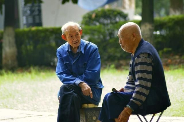 幸福|三位70岁老人的哭诉：家有高寿老人，是我晚年痛苦的开始