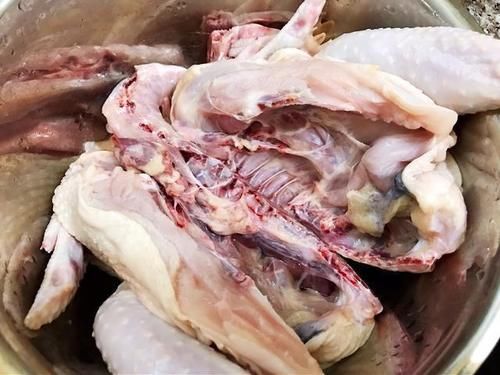  做法|鸡肉这么做，味道鲜美色泽金黄，做法简单还没有油烟，家人抢着吃