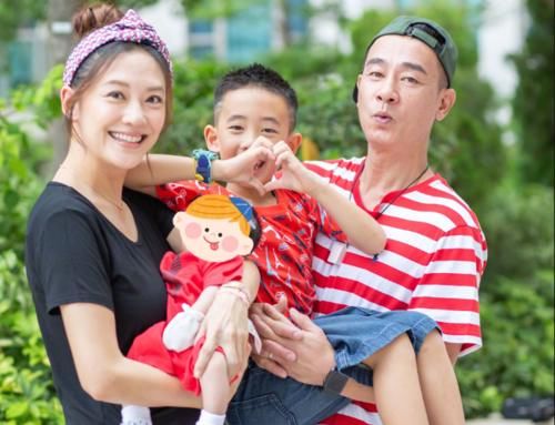  小儿子|应采儿晒哥哥抱弟弟温馨照，Jasper神似陈小春，小儿子发量惊人！