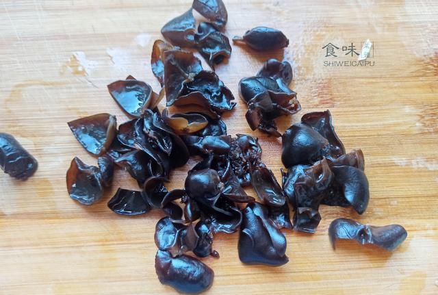  块钱|入秋了，把这3样素菜一起炒，成本2块钱，清淡营养，怎么吃都不够