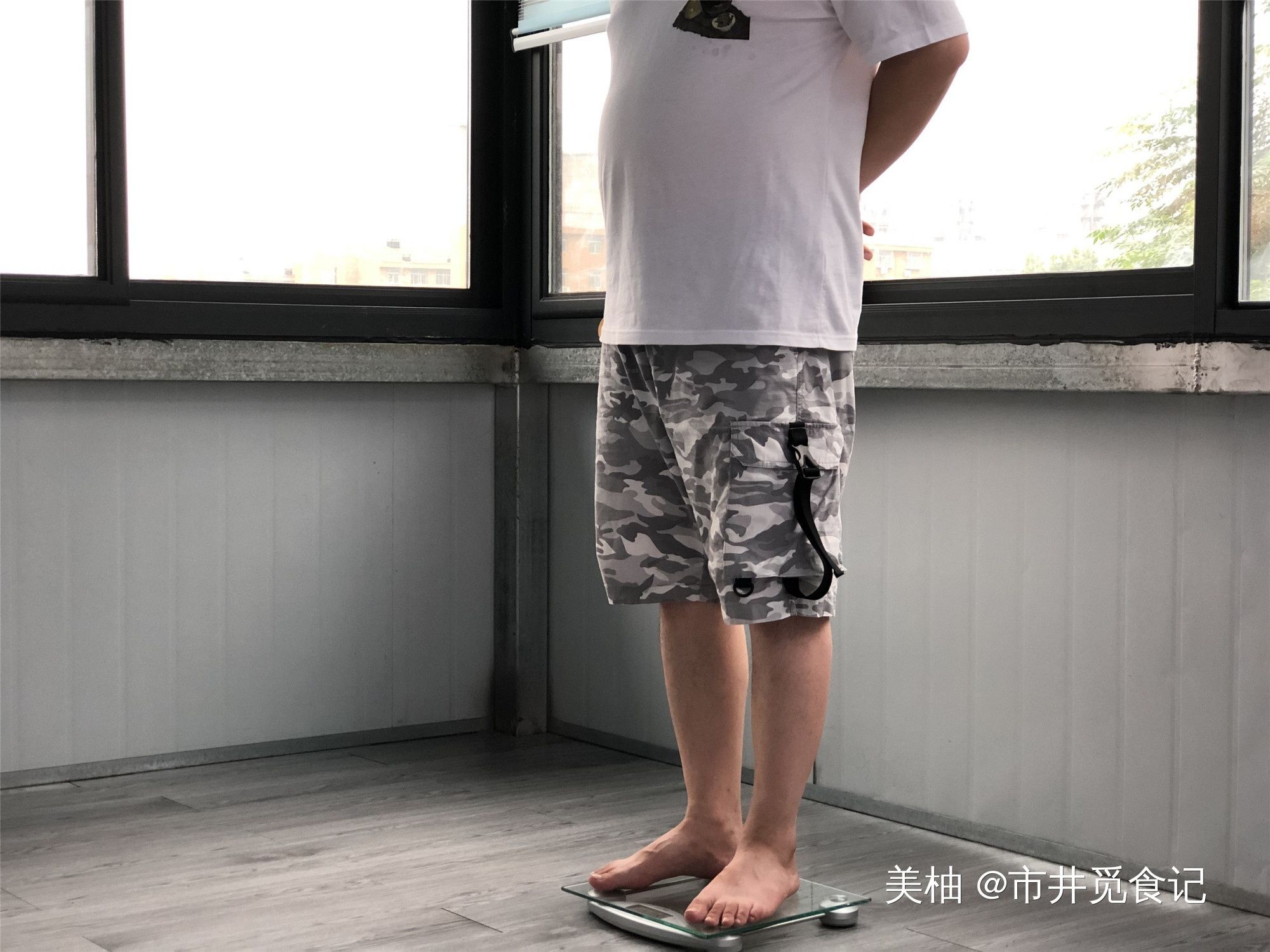 纸箱|七天瘦7斤挑战赛，小伙给自己准备了1纸箱食物，一周就吃这些了