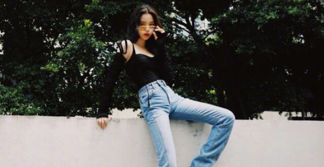  发福|欧阳娜娜生图曝光，身材发福、严重走样、不靠p图简直“不忍直视”