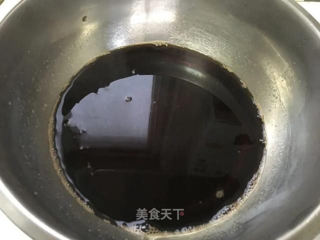  切成|这样做鸡爪真的太好吃了，越吃越上头！你们一定要试试看！