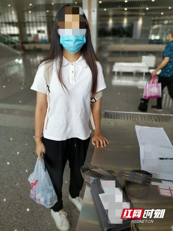  寻找|女子火车站遗失狂犬疫苗接种卡 铁警紧急寻找归还