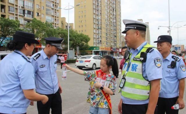  考生|突发状况！苍南一考生忘带身份证，还有人走错考场