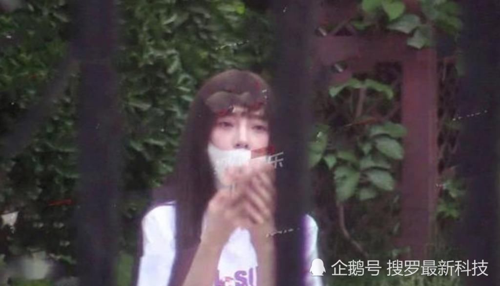  凉凉|和李小璐离婚后，贾乃亮自降身价给雷佳音“代班”？网友：凉凉！