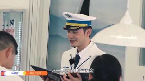  拉客|赵丽颖一人干六个人的活，温柔拉客苦笑买单，累瘫在床上吃不下饭