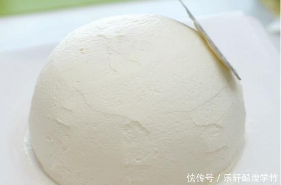 蛋糕|温柔的粉色甜品,蜜桃乌龙奶油蛋糕,可口浓郁入口醇香