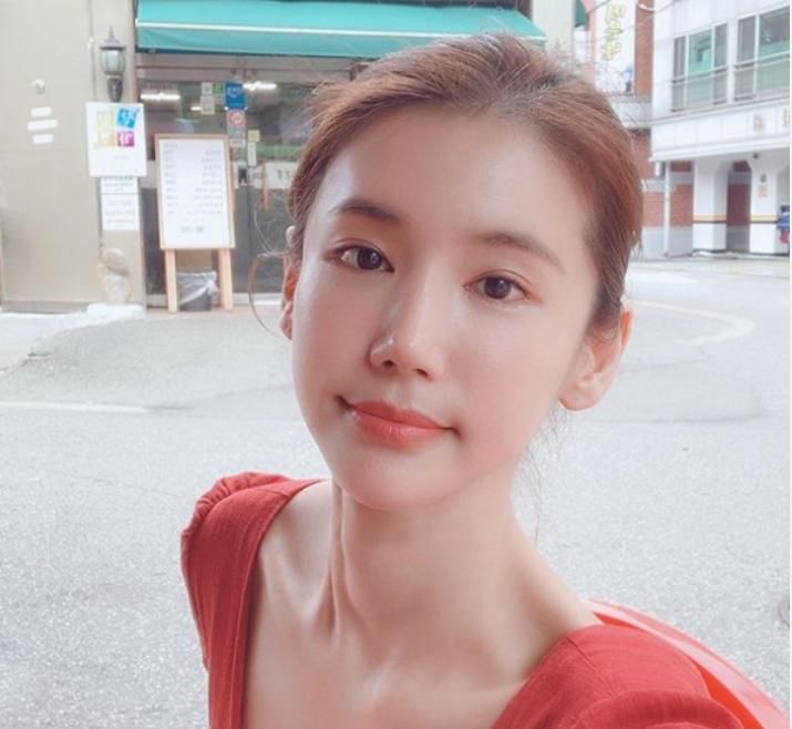 凌晨|韩性感女星凌晨家中昏迷疑自杀,曾因真空走红毯背负9年骂名