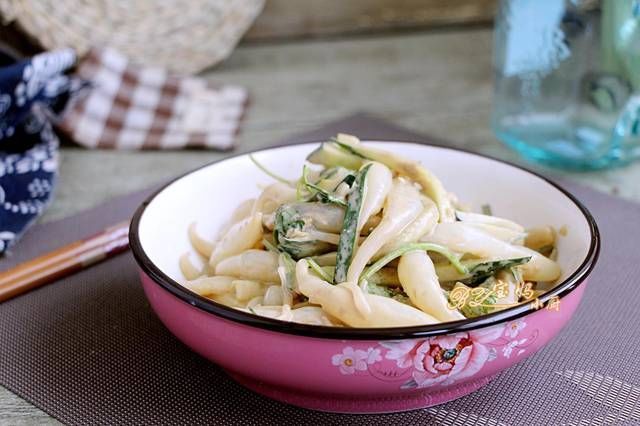  消暑|夏天都爱吃这菜，不用开火，没有油烟，消暑开胃，加它增香补钙