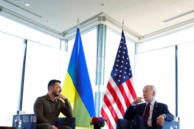 泽连斯基敦促拜登邀请乌克兰加入北约：你是“决策者”