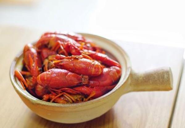  油炸食品|痛风是“吃”出来的？警告：这4物尽早远离，尿酸悄悄降回安全线