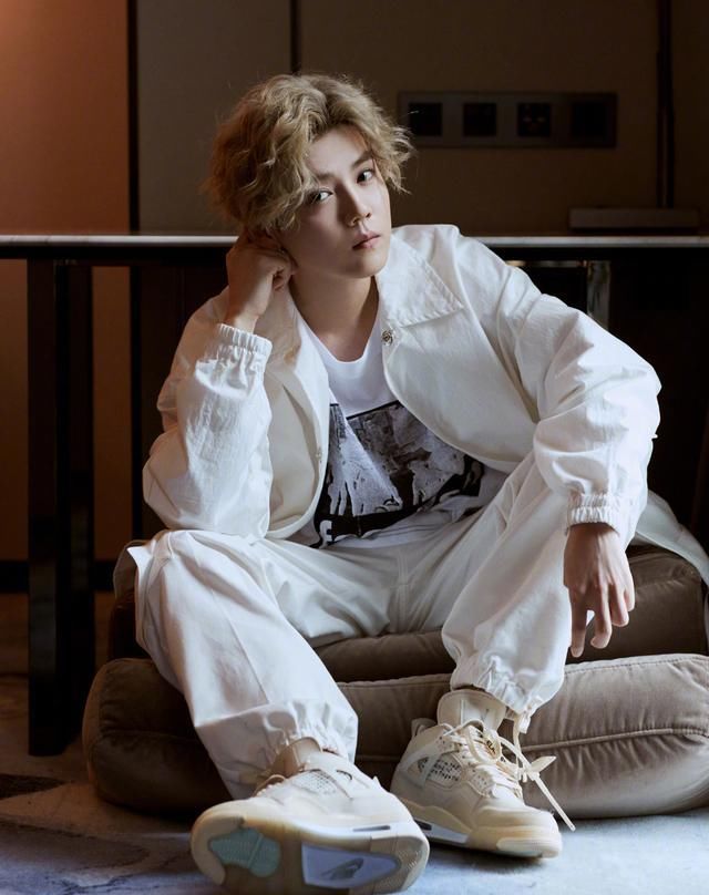  肖枫|鹿晗：“做演员我会一步步来，不着急”