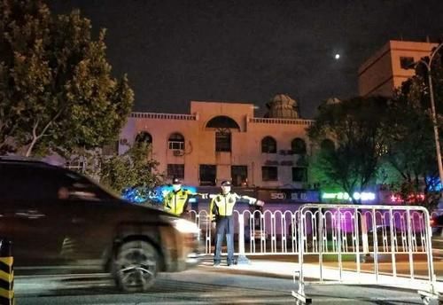  医生|他们的节假日，是假的……