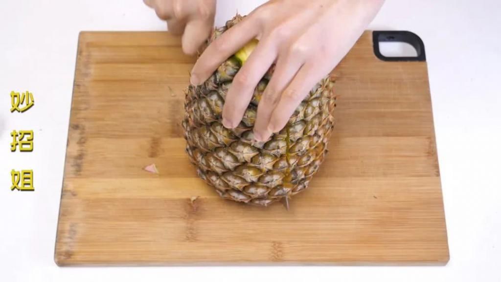  西瓜|用这个方法切西瓜，吃完不脏手不流汁，大家都夸好！