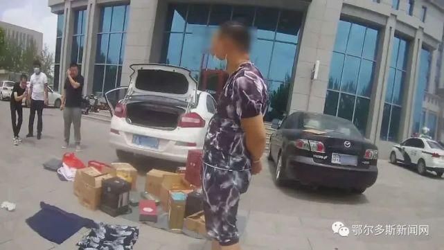  财物|一男子来东胜半夜砸车卷走4万的钱和财物，结局亮了！