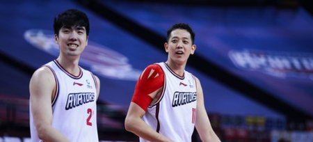  抽筋|深圳官方：沈梓捷肩部老伤再次拉伤，卢艺文抽筋无大碍