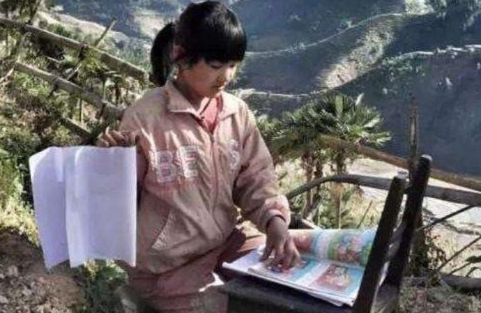  城市|记得《变形计》最美农村女孩李勒优吗？被富豪妈妈收养后，她成这样