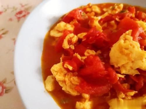 诱人|它有着诱人的颜色,有着酸甜的味道,做法简单开胃,米饭的好搭档