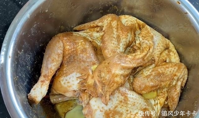 蒸鸡|立秋后，多给家人这样蒸鸡吃，鸡肉嫩滑又滋补，营养不流失，解馋