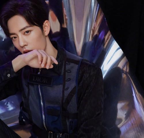  粉丝|肖战《王牌》再被“路透”？粉丝“默默”隐忍，背后原因太难受！