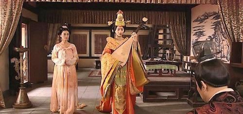 皇后|太子向曾祖母请安，对侍女眉来眼去，多年后侍女翻身当上了皇后