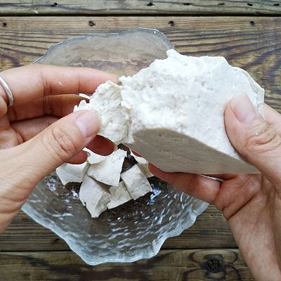  松茸骨汤调|金汤海鲜手掰豆腐