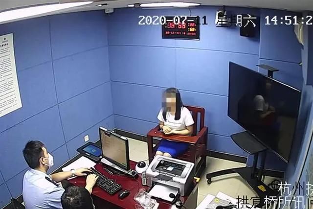 枚金镶玉戒|一姑娘商场逛街，逛着逛着就把手伸进了裙子里……