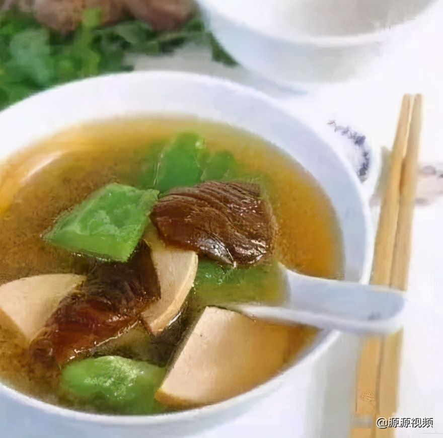 美食|精选美食：大蒜烧猪肚，椒香鸡丁，手撕鸡腿，苦瓜汤的做法