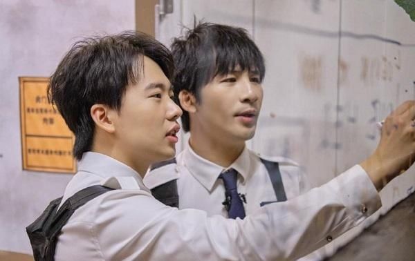  郭麒麟|邓伦被NPC吓傻，可大林子却莫名的勇敢，不断向前挤要求看一眼