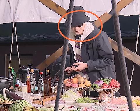  任嘉伦|有种“耍帅”叫邓伦做饭，任嘉伦等人都很随意，唯独他要搞特殊