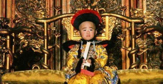 不料|溥仪晚年去看望健在的太监,不料太监大呼3个字,令溥仪难堪不已!