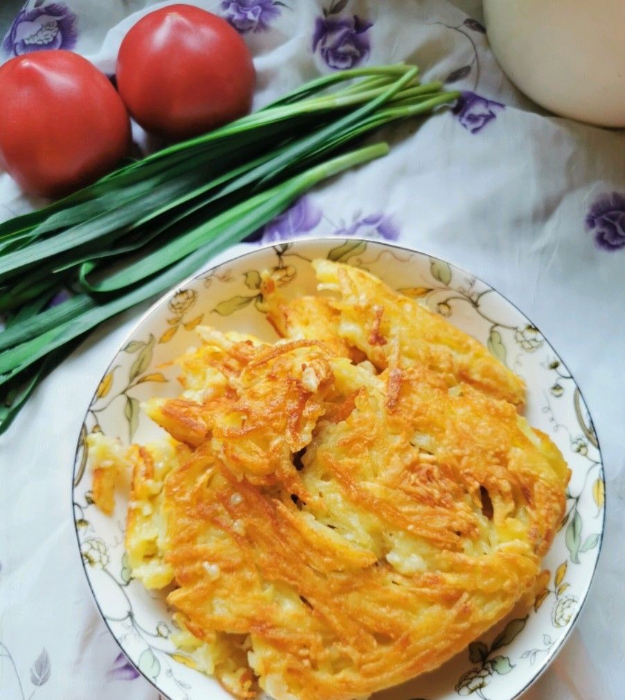  做好|土豆丝饼这样煎，几分钟做好，香脆可口，好吃不腻，比红薯饼还香
