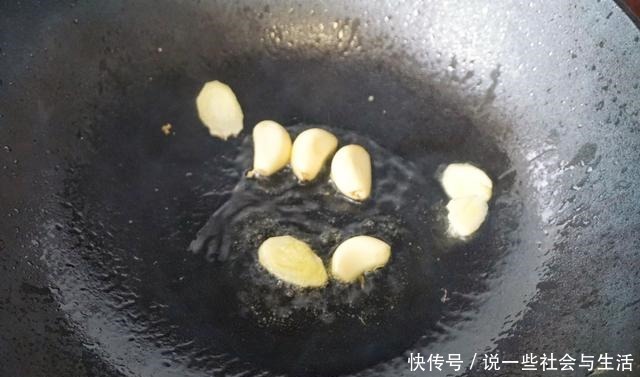 入口|猪脚加了一勺这个,味道香浓醇厚,入口肥而不腻,真是越吃越上瘾