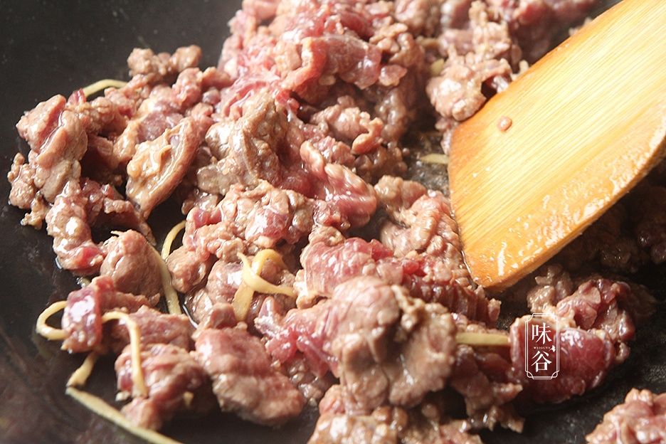  大厨|《中餐厅》赵丽颖亲自做小炒黄牛肉，获林大厨点赞，你学会了吗？