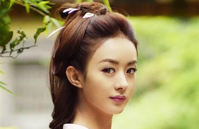  黑料|赵丽颖又摊上事了，黑料中加了一项吃饭扒盘子，铁粉解释是p图