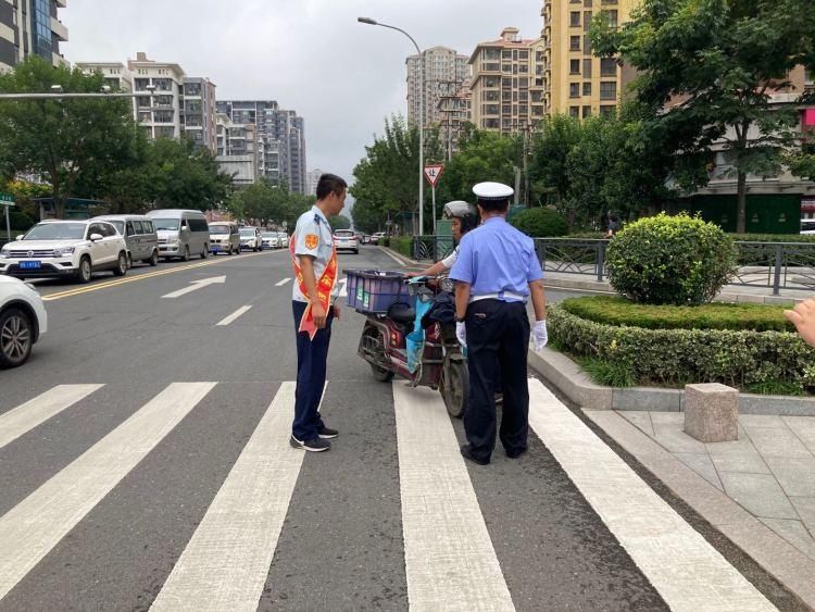 工作人员|李沧区举办“文明赢得尊重,礼让从我做起”活动启动仪式