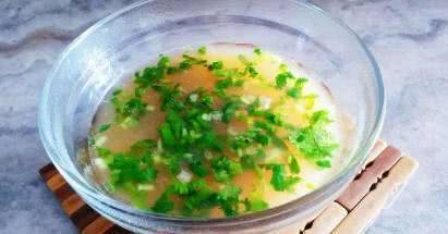 白无|手把手教你“炖羊肉”最简单的办法，牢记2样食材，鲜奶白无膻味