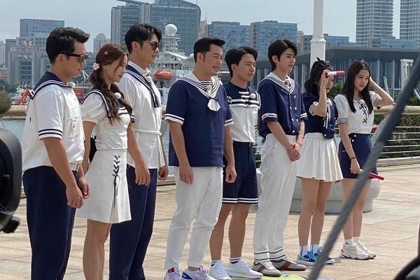  杀青|奔跑吧杀青，只有郭麒麟和蔡徐没告别，默契到像是说好的一样