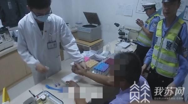  民警|驾校教练醉酒后 竟带学员上路“刷课时”