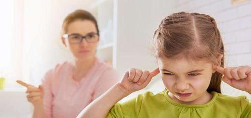 犯人|打人哭泣，面对孩子的“坏脾气”，教他“情绪管理”比打骂更有效