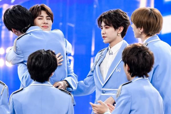 却火|少年之名没火,男团名字和粉丝名却火了,比硬糖少女303还“土”